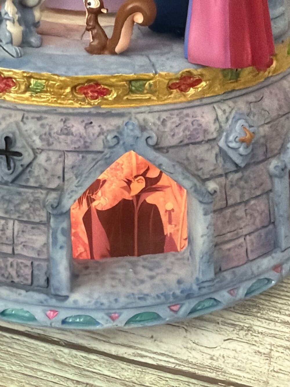 Disney Sleeping Beauty LED Light-UP Hourglass Snowglobe Music Box w/FLAWS - Picture 13 of 16